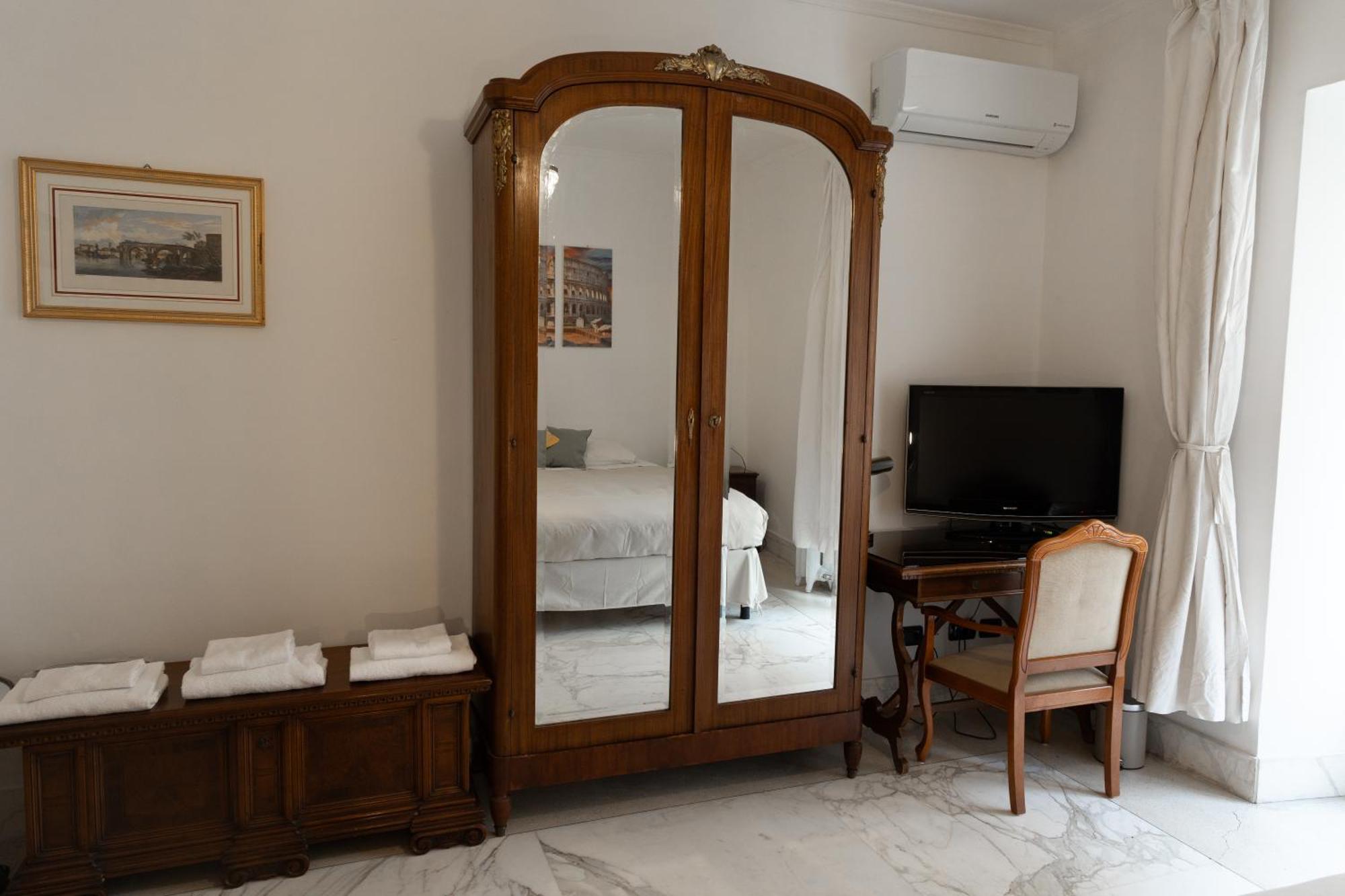 Martina A Piazza Del Popolo Villa Рим Екстериор снимка