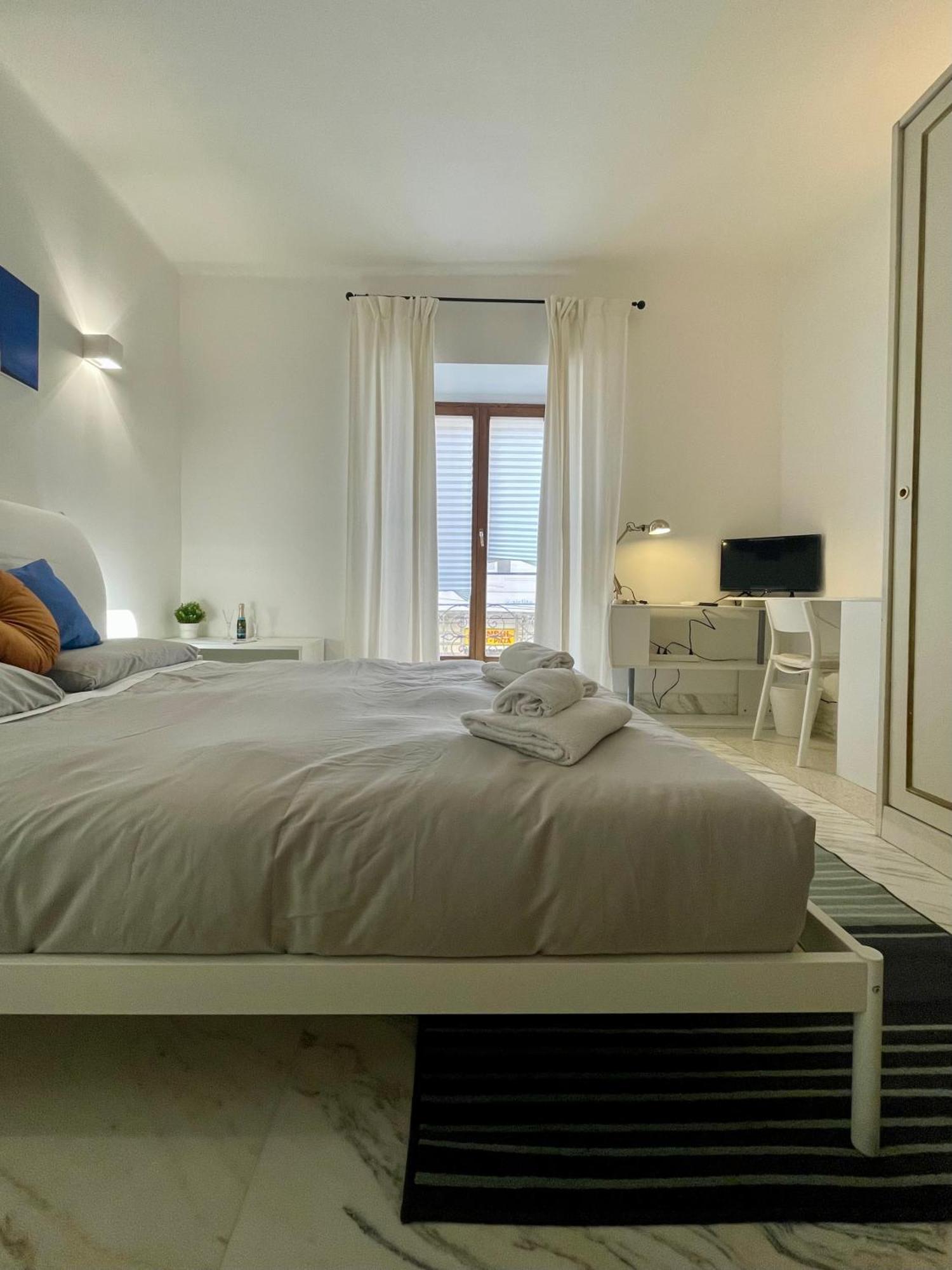 Martina A Piazza Del Popolo Villa Рим Екстериор снимка