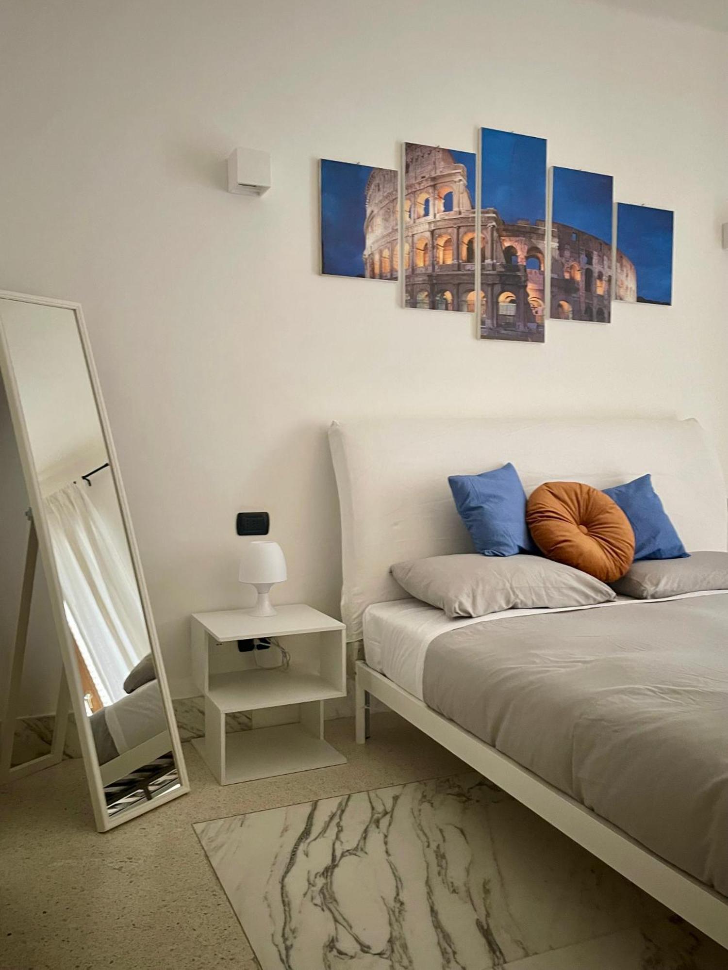 Martina A Piazza Del Popolo Villa Рим Екстериор снимка