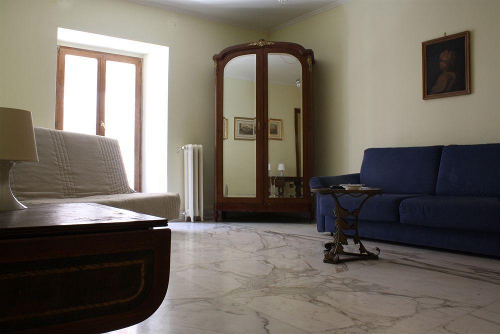 Martina A Piazza Del Popolo Villa Рим Екстериор снимка